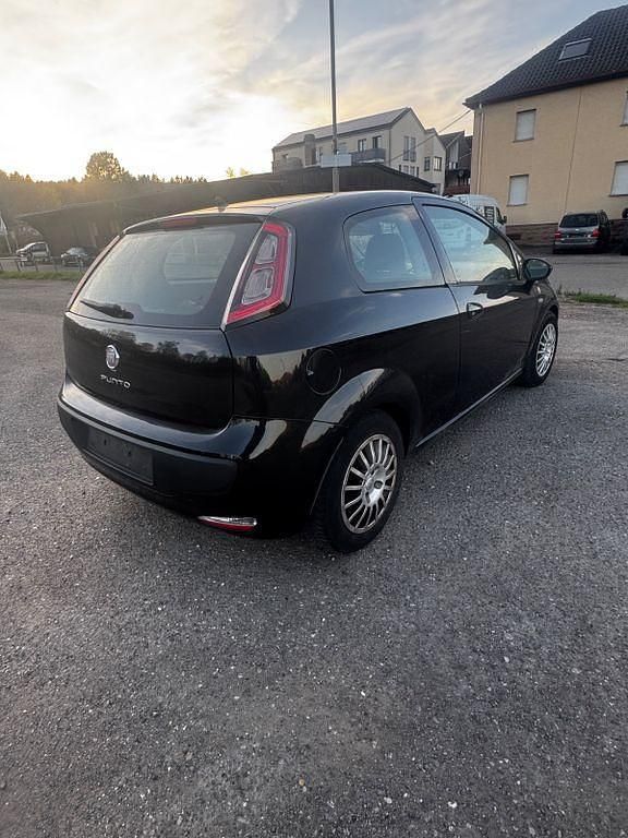 Gebraucht Fiat Punto Evo 77 PS (56 kW) 2011 Schwarz Kleinwagen