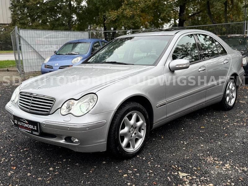 Silber Gebraucht 2003 Mercedes C240 Elegance Limousine | 3.799 € (Etwas zu teuer) - Bild 1/4