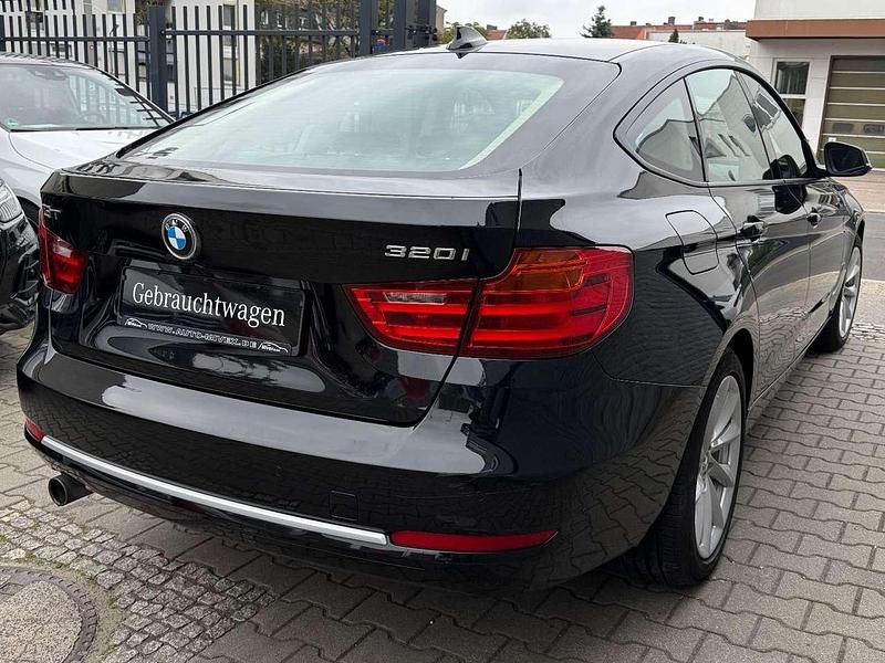 Gebraucht BMW 320 Gran Turismo Sport Line 184 PS (135 kW) 2013 Saphirschwarz Limousine