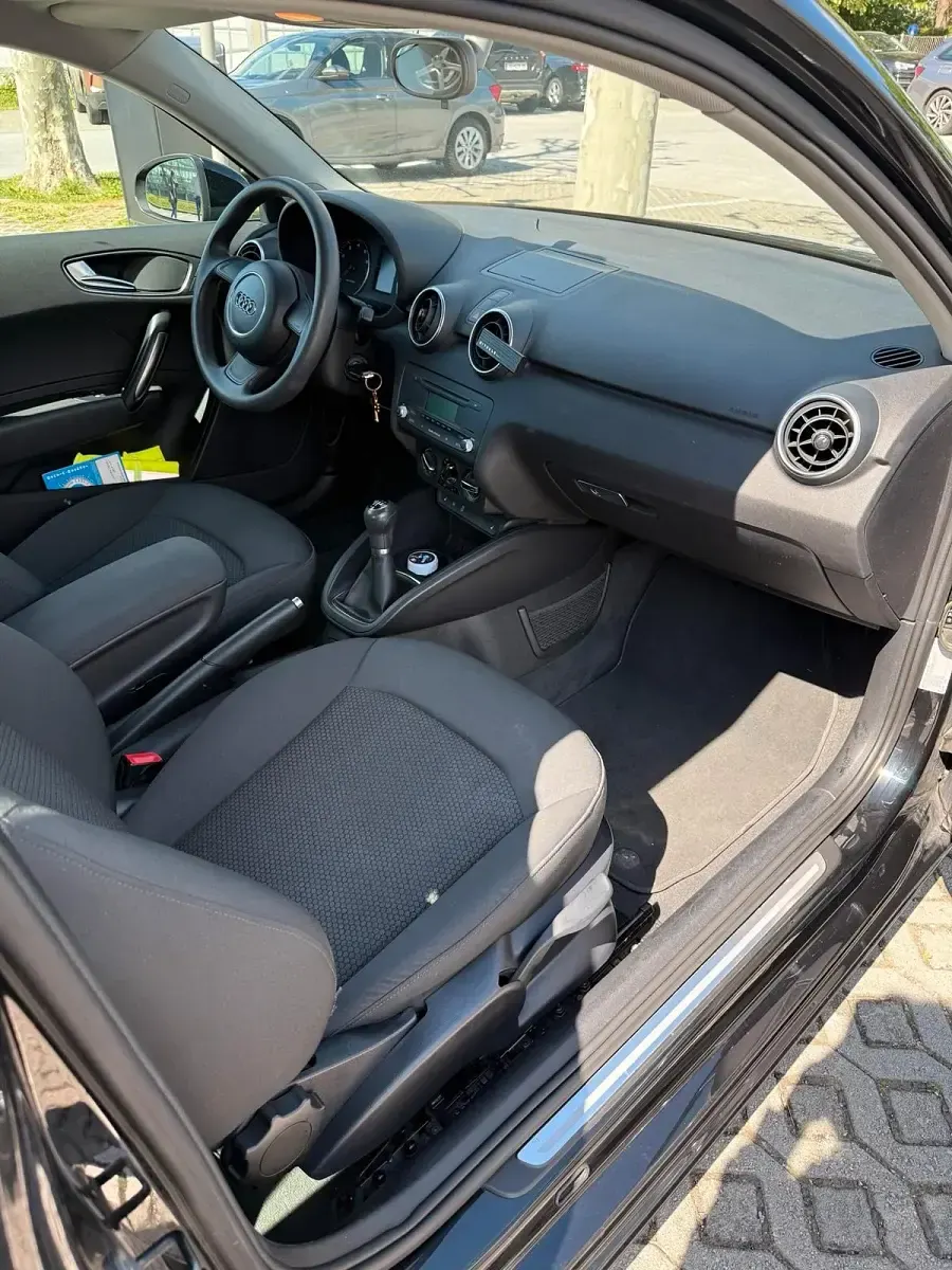 Gebraucht Audi A1 86 PS (63 kW) 2011 Schwarz Kleinwagen
