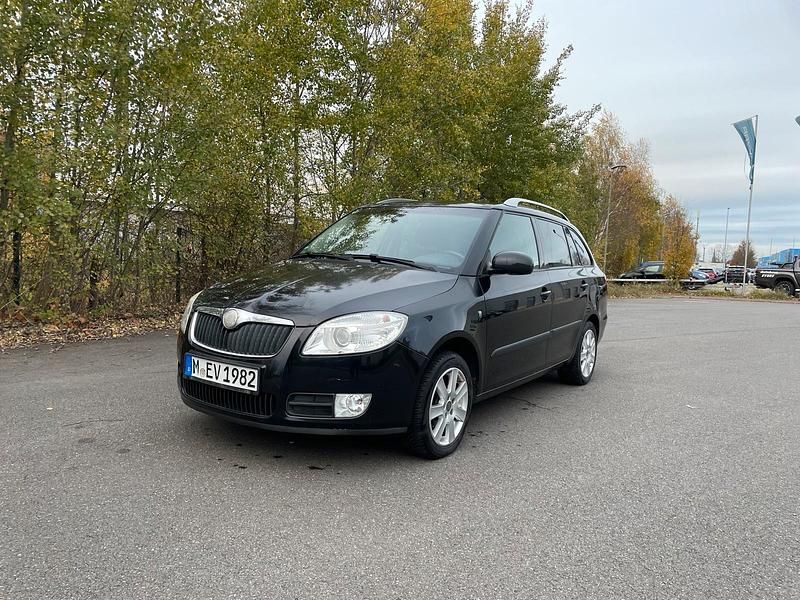 Schwarz Gebraucht 2008 Skoda Fabia Kombi | 3.200 € (Fairer Preis) - Bild 1/4