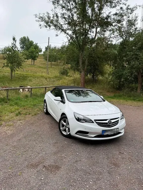 Gebraucht Opel Cascada Edition 120 PS (88 kW) 2013 Weiß Cabrio
