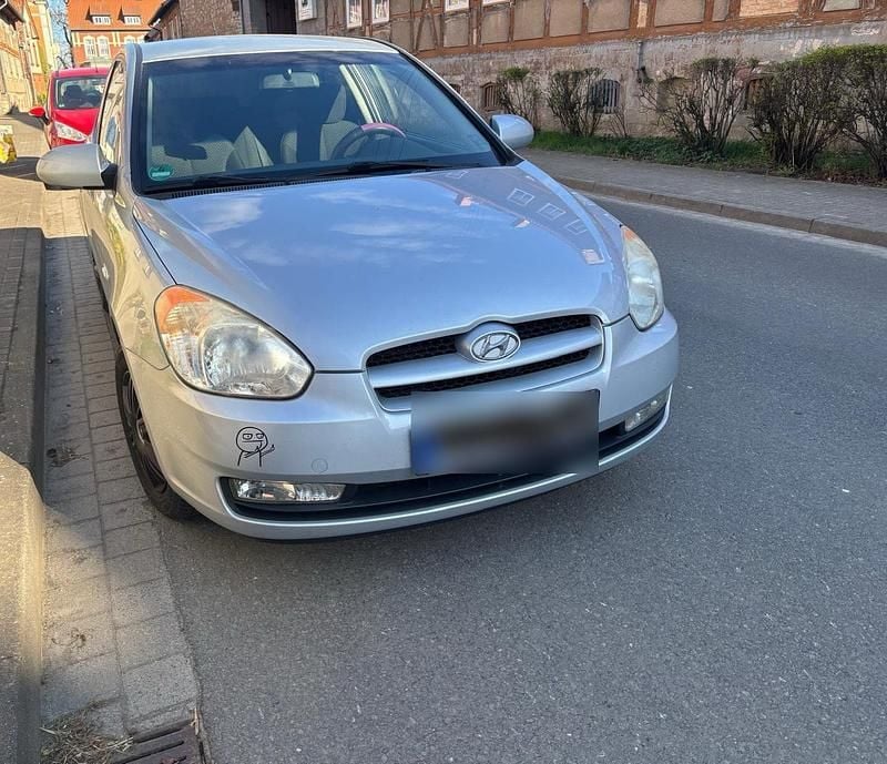 Gebraucht Hyundai Accent 94 PS (69 kW) 2008 Silber Kleinwagen