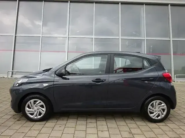 Gebraucht Hyundai i10 Comfort 67 PS (49 kW) 2024 Grau Kleinwagen
