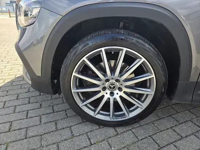 Gebraucht Mercedes GLB220 AMG 190 PS (139 kW) 2021 Mountaingrau  met. (metallic) SUV