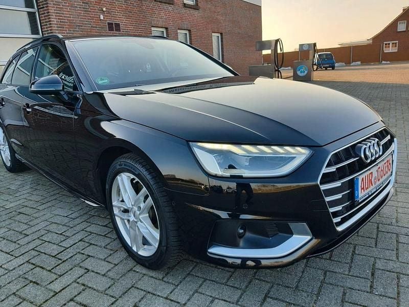 Schwarz Gebraucht 2021 Audi A4 Advanced Plus Kombi | 22.450 € (Fairer Preis) - Bild 1/4