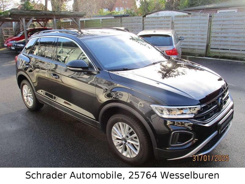 Deepblack perleffect Gebraucht 2024 VW T-Roc Life SUV | 21.890 € (Fairer Preis) - Bild 1/4