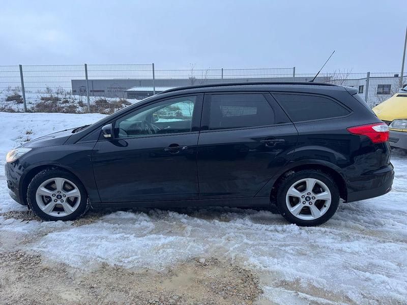 Gebraucht Ford Focus Trend 116 PS (85 kW) 2012 Schwarz Limousine