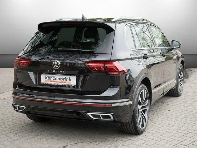Gebraucht VW Tiguan R-line 150 PS (110 kW) 2022 Schwarz (deep black perleffekt) SUV