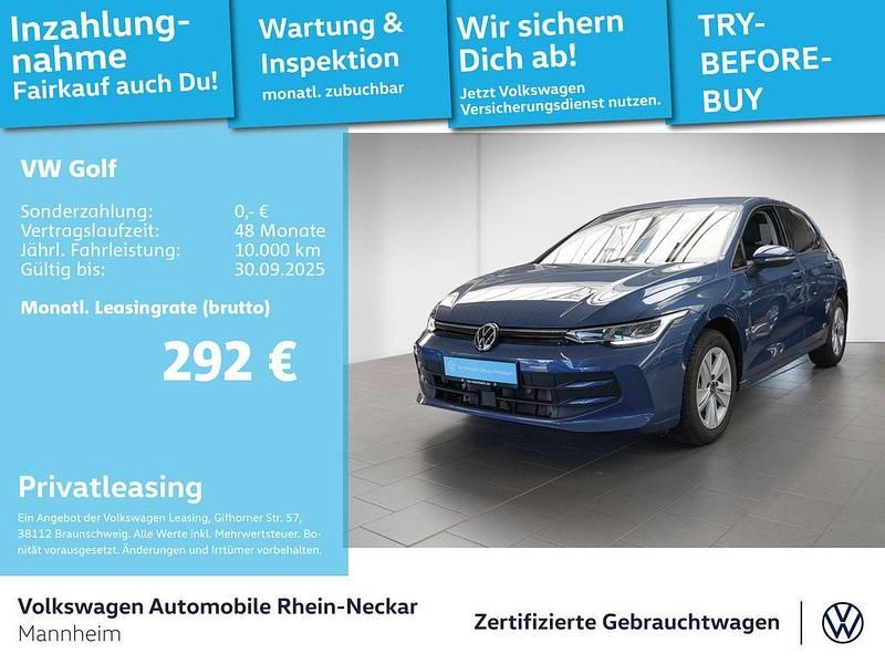 Anemonenblau metallic Gebraucht 2024 VW Golf VIII Life Limousine | 27.192 € (Fairer Preis) - Bild 1/3