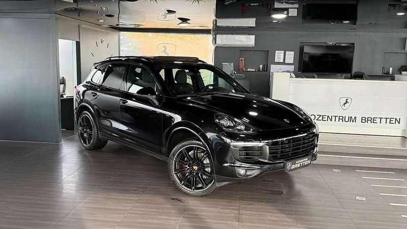 Schwarz Gebraucht 2018 Porsche Cayenne Platinum Edition SUV | 33.900 € (Fairer Preis) - Bild 1/3