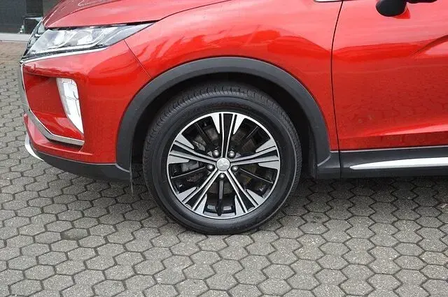 Gebraucht Mitsubishi Eclipse Cross Spirit+ 163 PS (119 kW) 2021 Dynamik rot (d) SUV