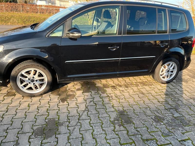 Schwarz Gebraucht 2011 VW Touran Van / Kleinbus | 6.500 € - Bild 1/4