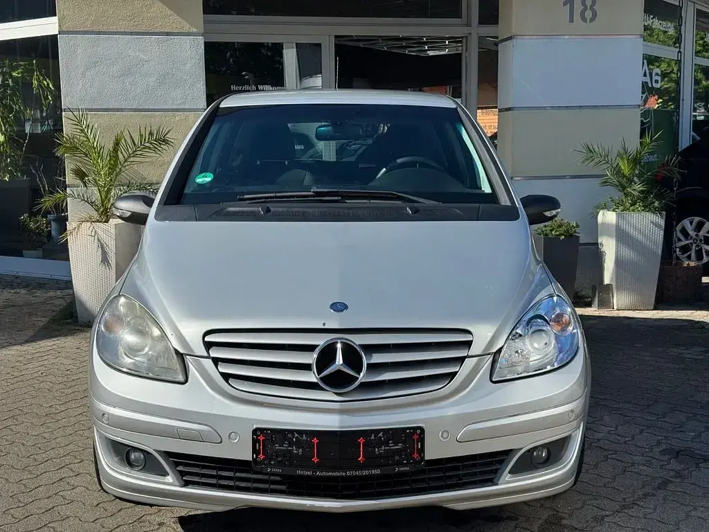Gebraucht Mercedes B180 109 PS (80 kW) 2008 Silber Van / Kleinbus