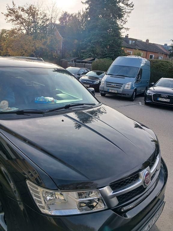 Schwarz Gebraucht 2013 Fiat Freemont Urban SUV | 7.400 € (Guter Preis) - Bild 1/4