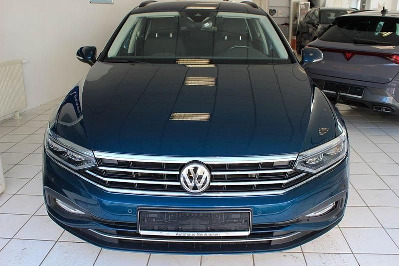 Gebraucht VW Passat Business 190 PS (139 kW) 2020 Aquamarinblau Kombi