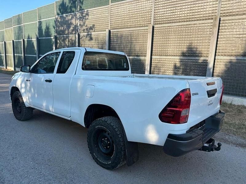 Gebraucht Toyota HiLux 150 PS (110 kW) 2018 Weiß Pickup