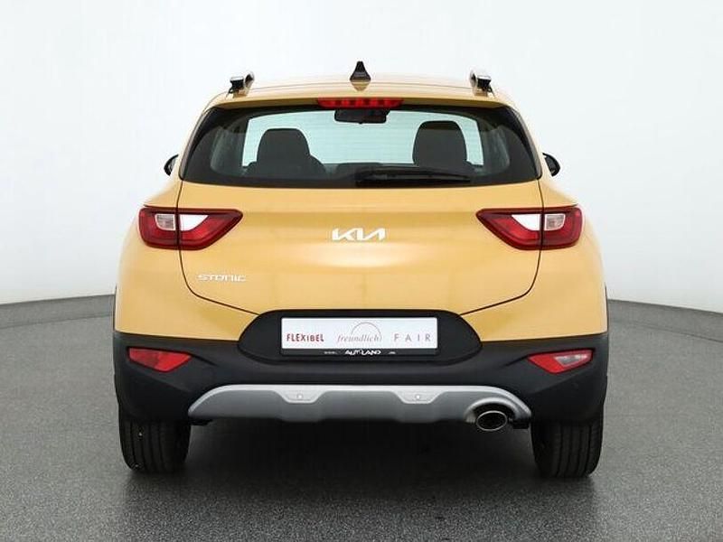 Neu Kia Stonic 101 PS (74 kW) 2025 Gelb SUV