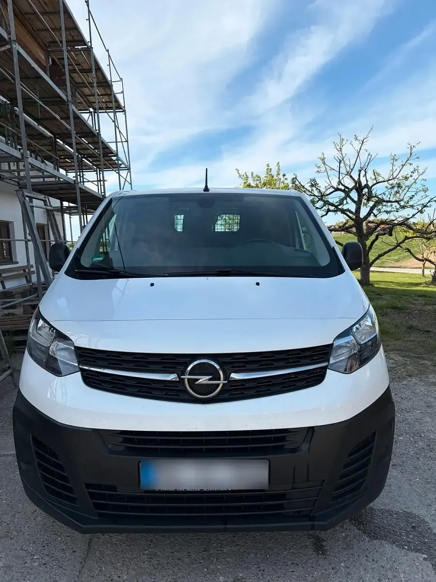 Gebraucht Opel Vivaro-e Combi 170 PS (125 kW) 2020 Weiß Van / Kleinbus