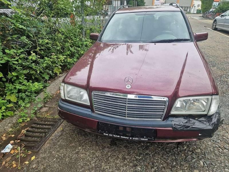 Rot Gebraucht 1997 Mercedes C220 Kombi | 999 € (Superpreis) - Bild 1/4