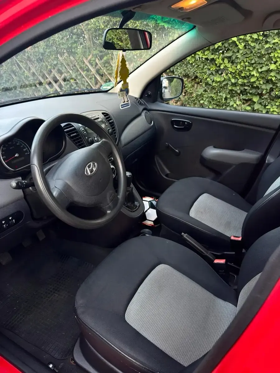 Gebraucht Hyundai i10 67 PS (49 kW) 2008 Rot Kleinwagen