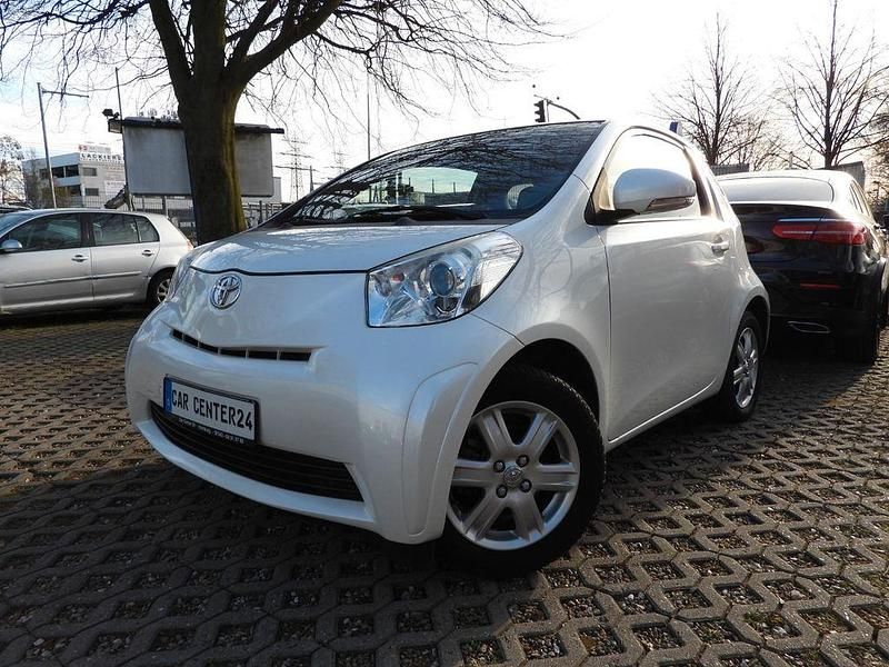 Gebraucht Toyota iQ Basis 68 PS (50 kW) 2009 Weiß Kleinwagen