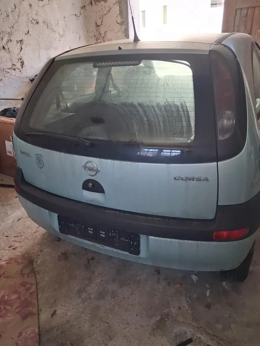 Używany Opel Corsa 58 KM (42 kW) 2001 Zielony Hatchback
