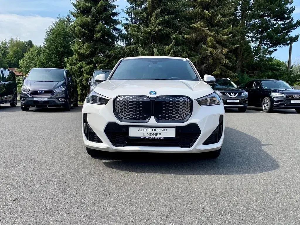 Gebraucht BMW iX1 Shadowline 230 kW (313 PS) 2024 Weiß SUV