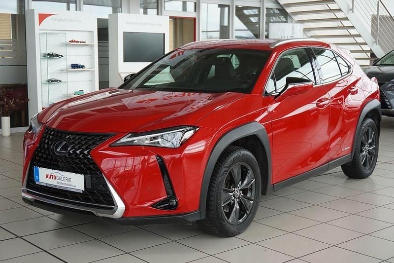 Gebraucht Lexus UX 250h 178 PS (130 kW) 2019 Solid red SUV
