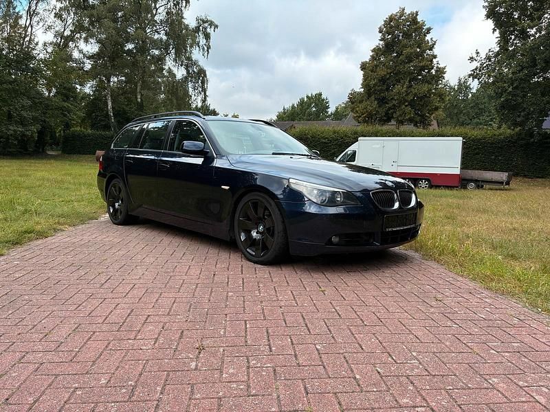 Blau Gebraucht 2004 BMW 545 Kombi | 6.000 € (Superpreis) - Bild 1/4