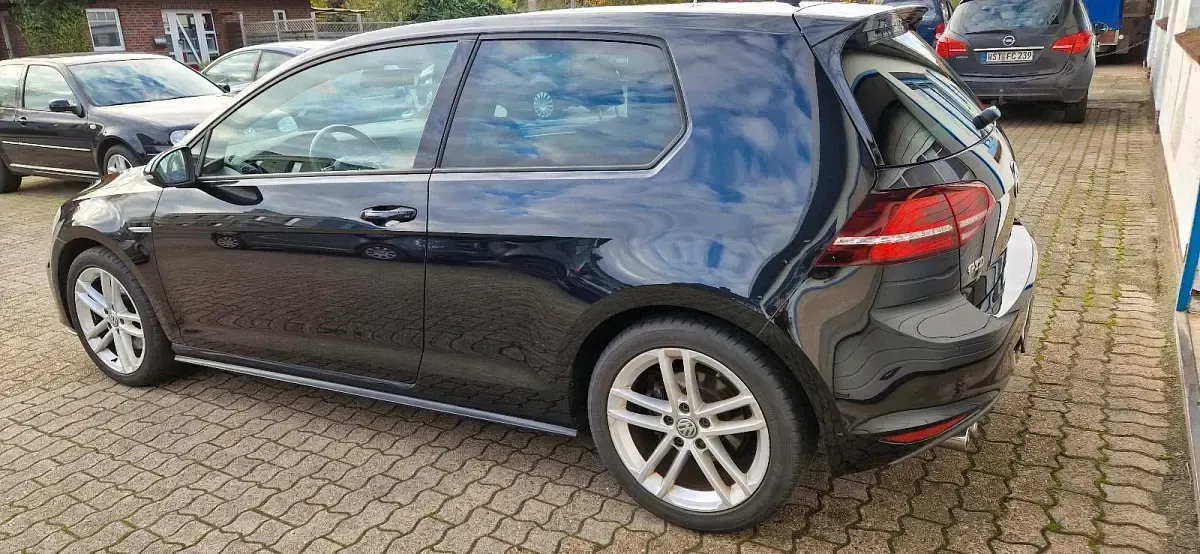 Second-hand VW Golf VII GTD 183 CP (134 kW) 2014 Negru Hatchback