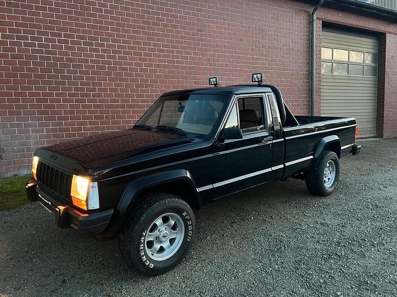 Schwarz Gebraucht 1986 Jeep Comanche Abholung | 12.500 € - Bild 1/4