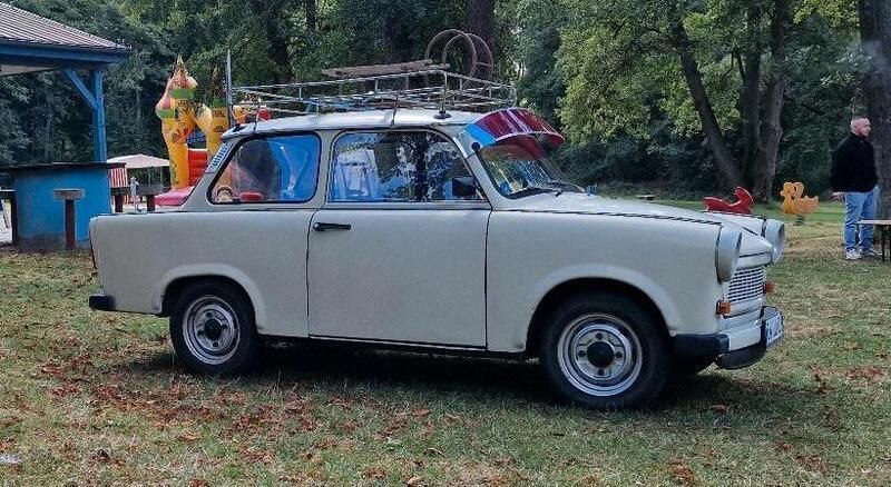Weiß Gebraucht 1985 Trabant 601 Limousine | 3.899 € - Bild 1/4