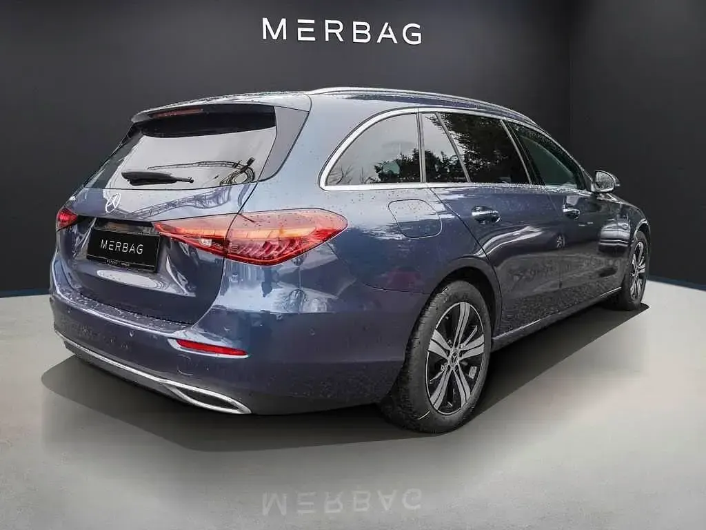 Gebraucht Mercedes C300e Avantgarde 313 PS (230 kW) 2024 Blau Limousine