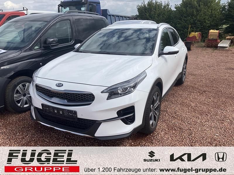 Deluxeweiss met. Gebraucht 2021 Kia XCeed Xdition SUV | 20.499 € (Fairer Preis) - Bild 1/4