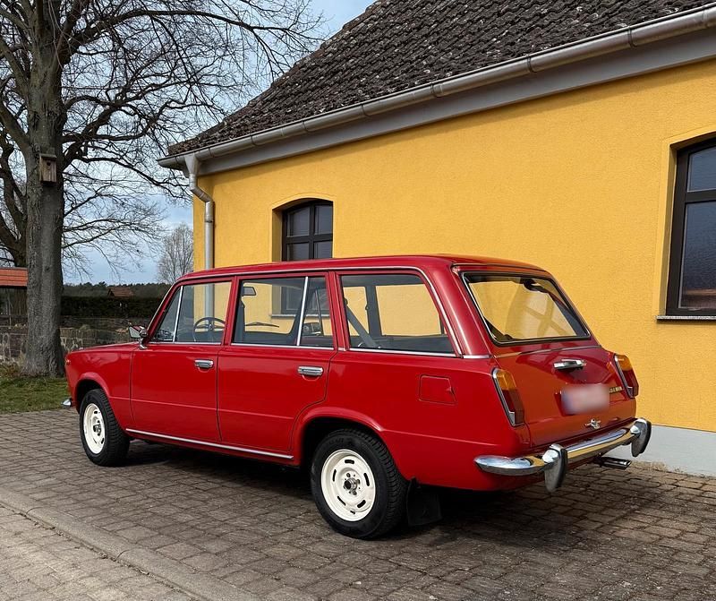 Gebraucht Lada 2102 60 PS (44 kW) 1984 Rot Kombi