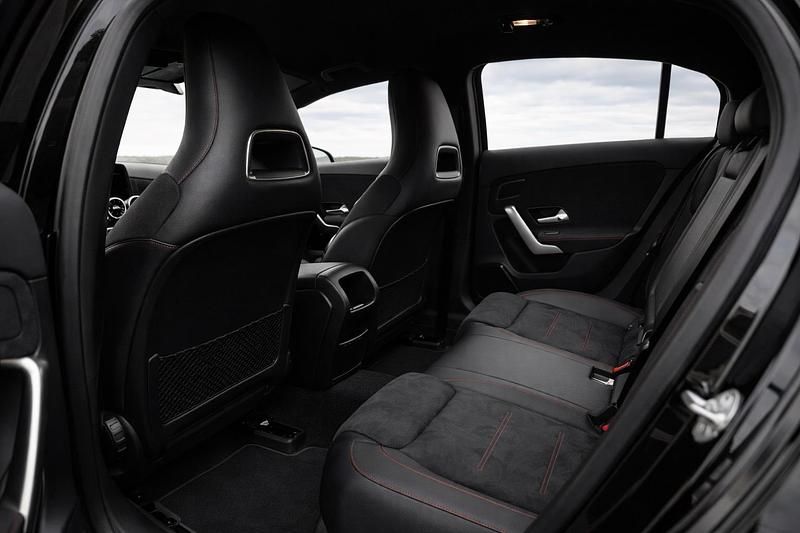 Gebraucht Mercedes A250 AMG line 224 PS (164 kW) 2021 Schwarz Limousine