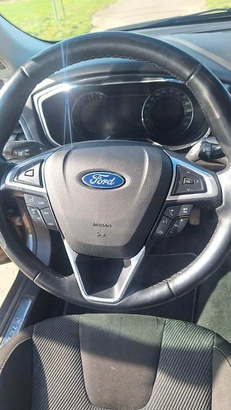 Gebraucht Ford Mondeo Titanium 150 PS (110 kW) 2015 Grau Kombi
