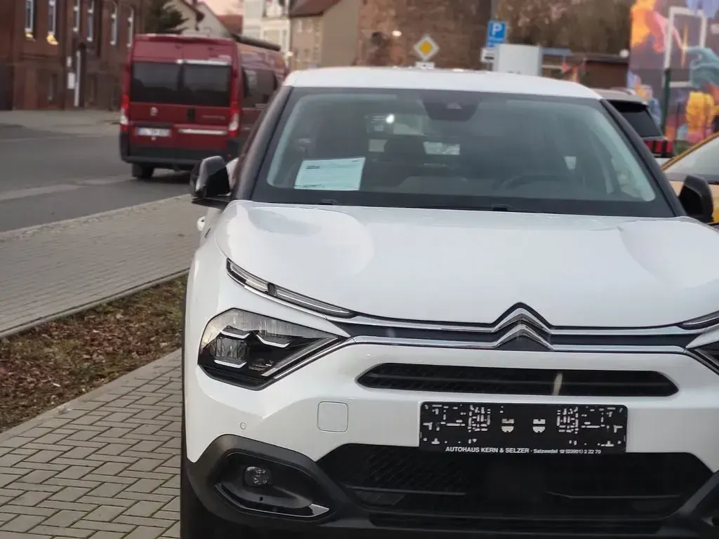 Gebraucht Citroën e-C4 Feel 100 kW (136 PS) 2022 Weiß Limousine