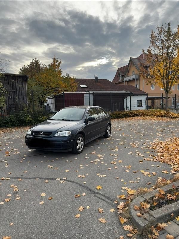 Blau Gebraucht 2002 Opel Astra Kleinwagen | 1.000 € (Guter Preis) - Bild 1/4
