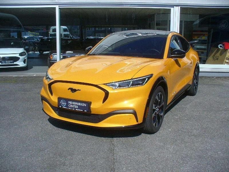 Cyber orange 3c Gebraucht 2023 Ford Mustang Mach-E Premium SUV | 34.290 € (Guter Preis) - Bild 1/4