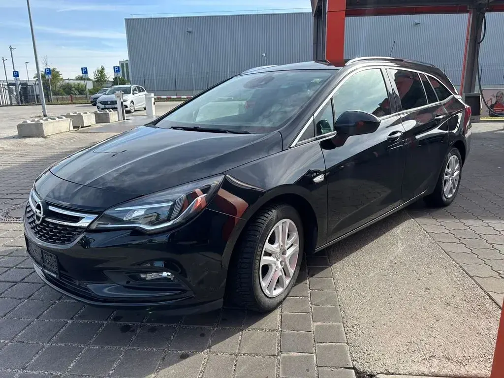 Second-hand Opel Astra Active 110 CP (80 kW) 2017 Negru Break