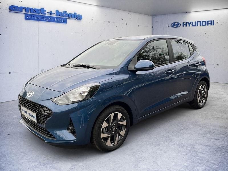 Blau Gebraucht 2025 Hyundai i10 Trend Kleinwagen | 18.590 € (Fairer Preis) - Bild 1/4