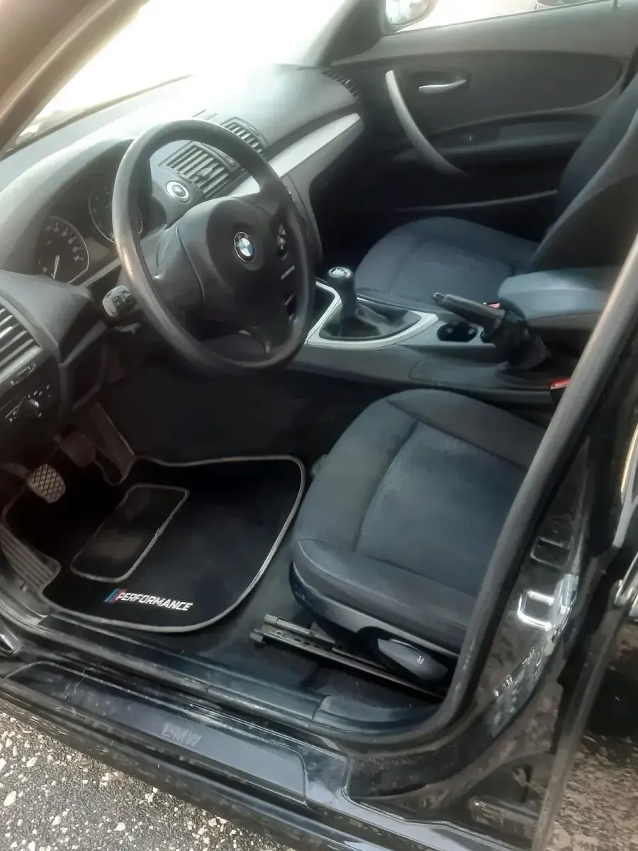 Gebraucht BMW 118 143 PS (105 kW) 2009 Schwarz Kleinwagen