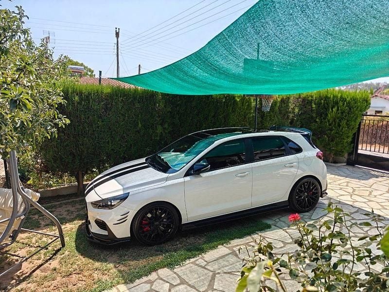 Weiß Gebraucht 2018 Hyundai i30 N Performance Limousine | 18.900 € (Guter Preis) - Bild 1/4