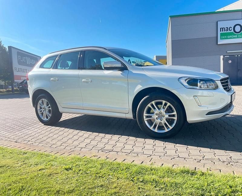 Gebraucht Volvo XC60 Ocean Race 181 PS (133 kW) 2015 Weiß SUV