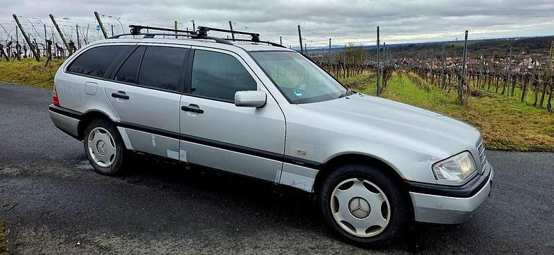 Gebraucht Mercedes C180 Classic 122 PS (89 kW) 1997 Silber Kombi