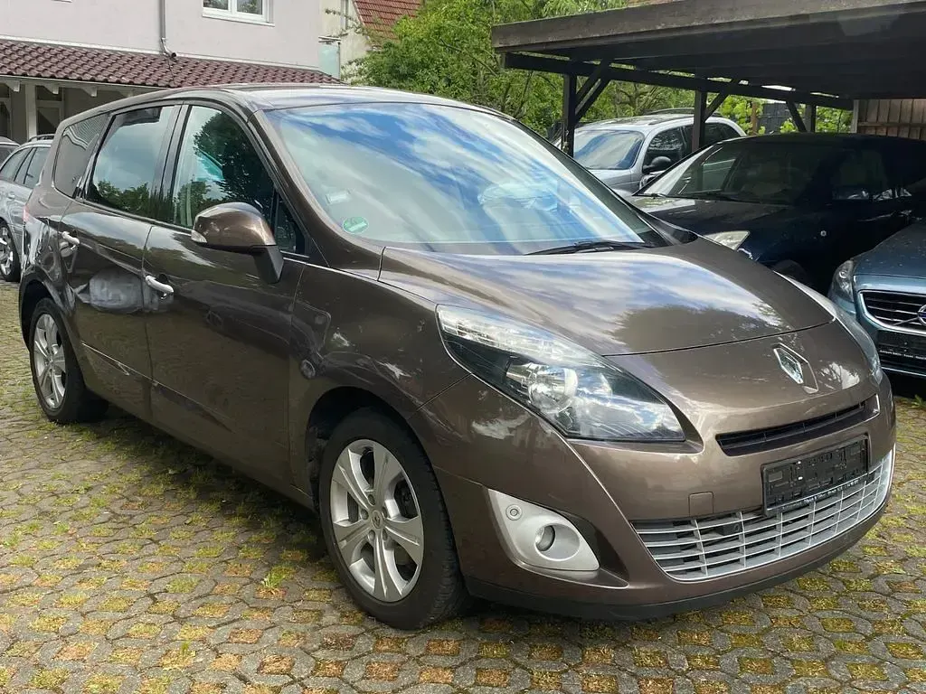 Gebraucht Renault Grand Scénic III Dynamique 131 PS (96 kW) 2011 Braun Van / Kleinbus