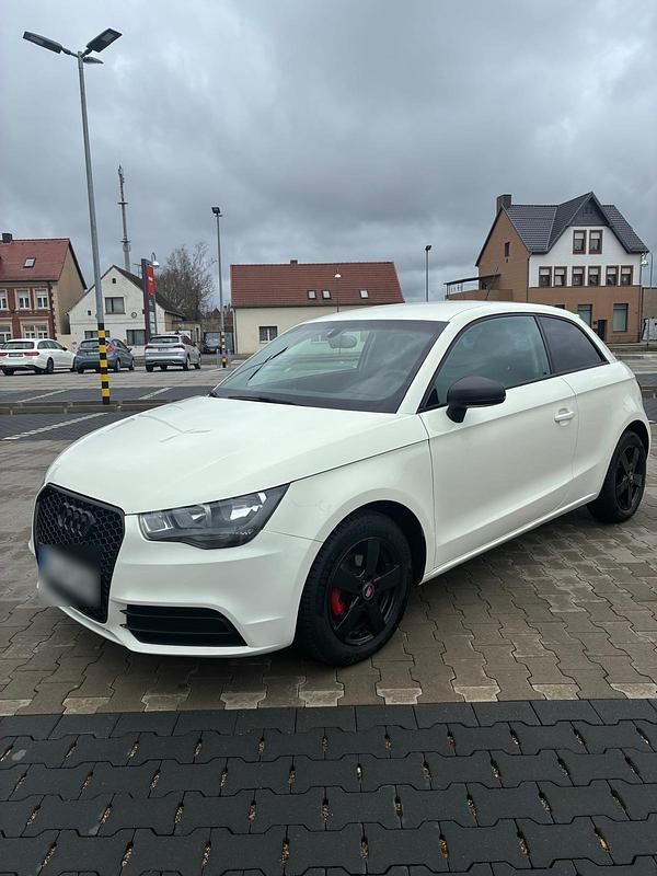 Second-hand Audi A1 86 CP (63 kW) 2011 Alb Hatchback