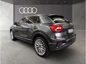Gebraucht Audi Q2 150 PS (110 kW) 2026 Grau (daytonagrau perleffekt/daytonagrau perleffekt) SUV